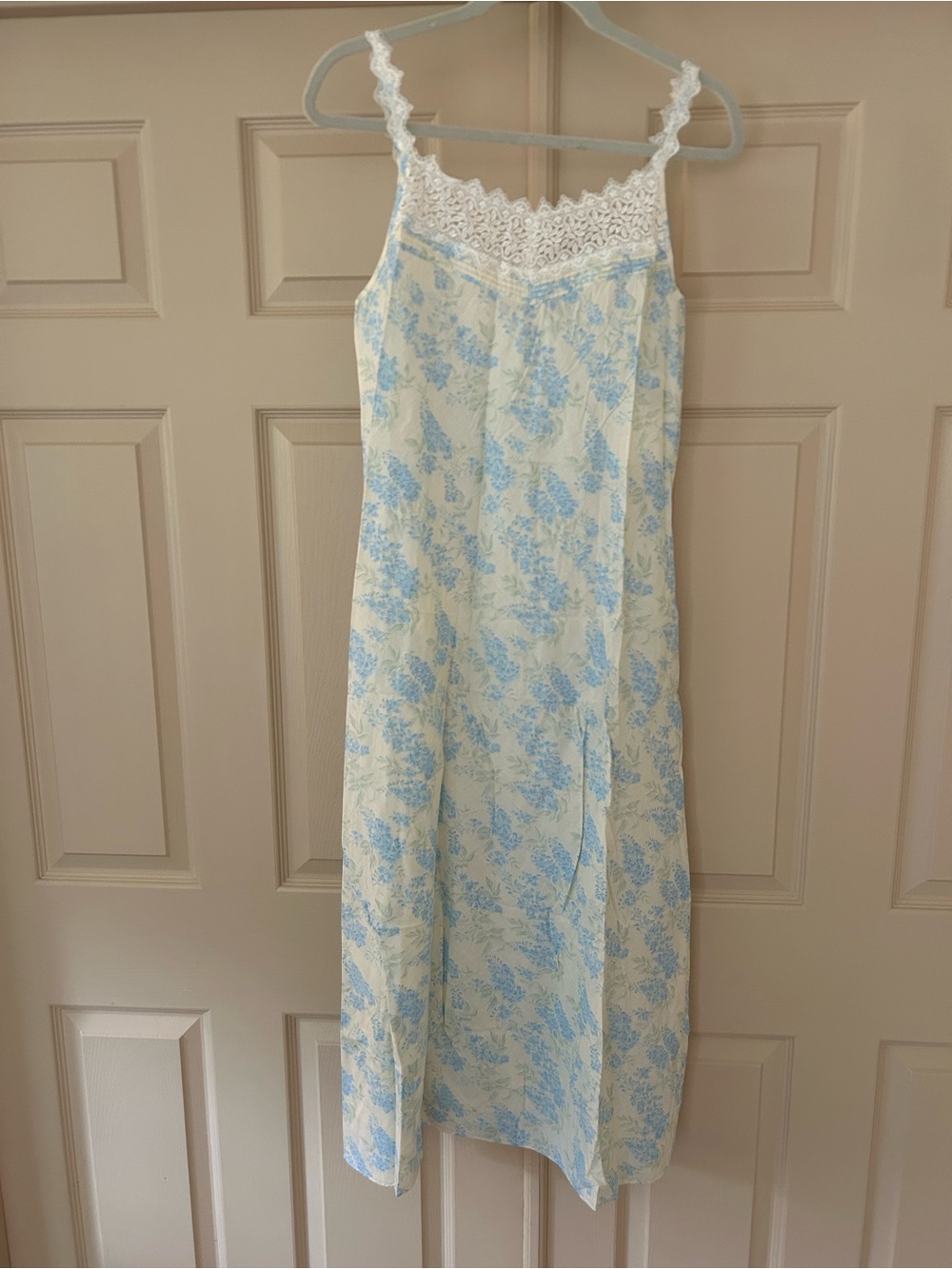 Vintage Eileen West Cream Dress with Blue Floral Print and Lace Size Small